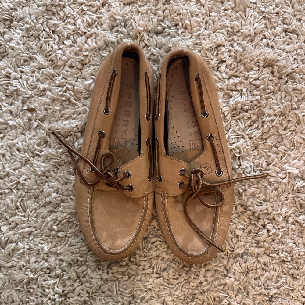 Sperrys boat shoe